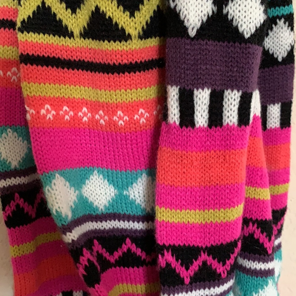 Funky Print Scarf. - Picture 2 of 2
